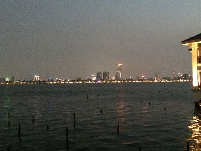 ハノイに移ってきました。宿泊したインターコンチネンタルハノイウエストレイクより。