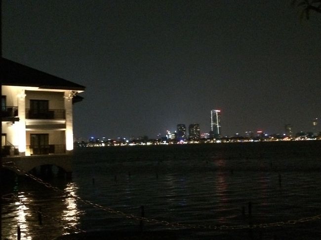 都会の喧騒を忘れ湖のほとりでゆっくりすることができます。