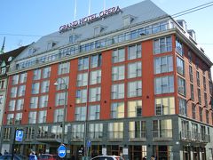 さてさて、市内へ到着です。
今日のホテルは、イエテボリ中央駅の駅前にある「グランドホテルオペラ」。
結構、一流ホテルっぽい気がする。
名前からして･･･。