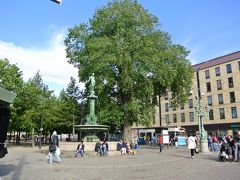 ではまだまだ陽も高いので散策スタート！！