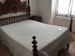 宿泊したHotel Rexのお部屋です。古いけど清潔なお部屋でした。フタッフもフレンドリーでとても親切。でもフロントの前がドアなのでちょっとうるさい。