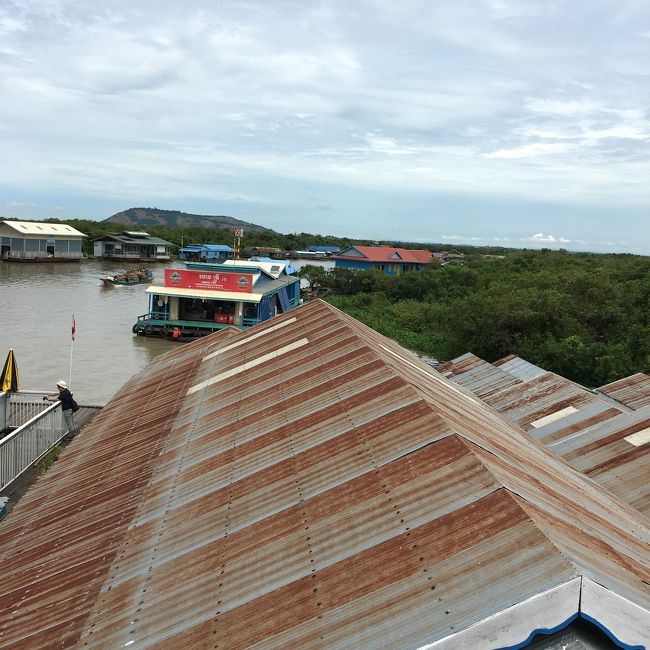 トンレサップ湖の10月の風景です。