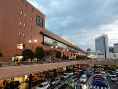 歩道デッキの上にも植栽。