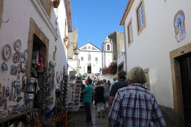 オビドスのメインストリートにはお土産屋が沢山あった。