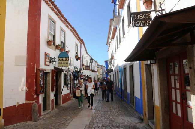 店を見ているだけでも時間がかかる。気がつけば２時間近く経っていた。慌てて車まで戻る。予定ではオビドスの滞在時間は１時間だったので、いきなり予定が押したわけである。