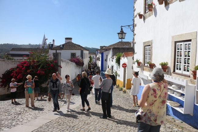 どのパッケージツアーのパンフも見てもオビドスでの滞在時間は1時間程しかとっていなかった。我々は写真撮影に時間をかける。個々の興味にもよるだろうが、２時間でも足りないくらいだった。