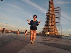 ざんね～～～ん、「発見のモニュメント」は工事中！