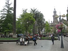 アルマス広場は旧市街の観光の中心であるとともに市民の憩いの場という感じです
