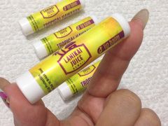 ラニカイジュースへ行った時に買いました！
トロピカルな香りがしそうだなと思って。
SPF30の優れものです。２.７５ドル