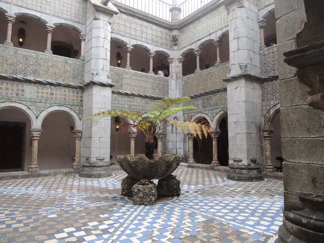 ツアーには内部見学料金も含まれています。<br />こちらは、ガイドさんは付き添わず、自由見学となります。