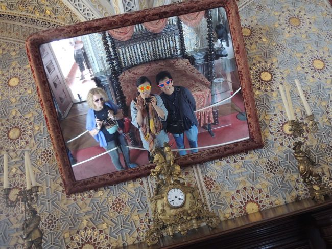 お城内部は、さすが豪華な内装です。