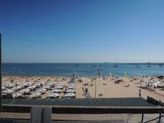 次の場所は、一転して太陽サンサンと降り注ぐリゾート地・カスカイス。
高級リゾート地らしいですよ～！

ペーナ宮殿の寒さが信じられない位、こちらは「暑っ！」