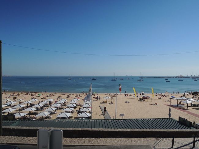 次の場所は、一転して太陽サンサンと降り注ぐリゾート地・カスカイス。<br />高級リゾート地らしいですよ～！<br /><br />ペーナ宮殿の寒さが信じられない位、こちらは「暑っ！」