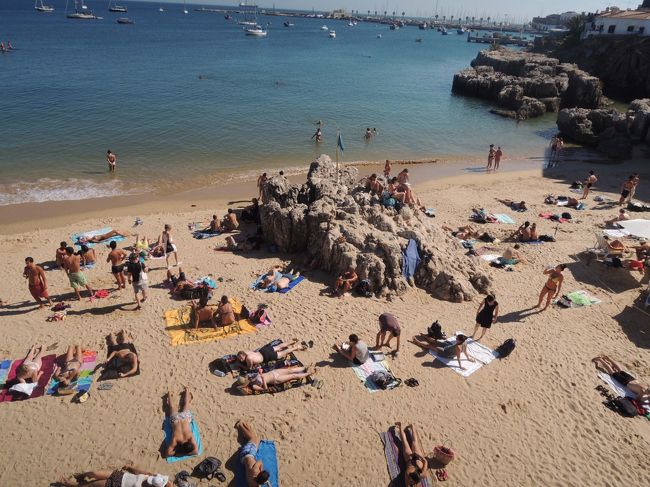 日光浴の人達も、たくさん・・・！