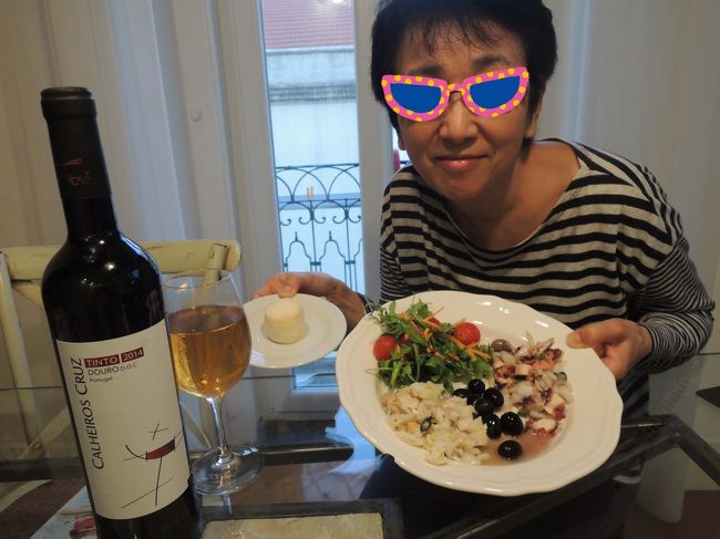 買って来たお惣菜を盛りつけると、<br />お部屋の雰囲気も相まって、お洒落に決まり～！<br /><br />さぁ～、宴会のはじまり、始まり～！