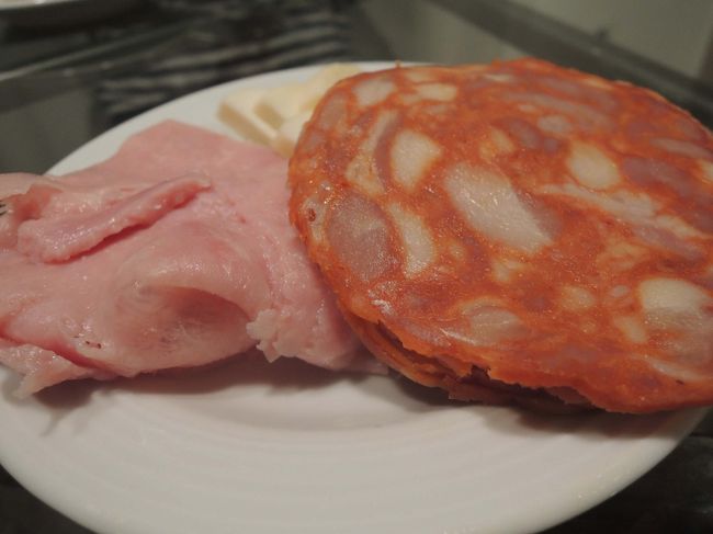 こちらがそのハムです。<br />ワインにバッチリ！美味しかったで～す！<br />翌朝の朝食でも頂きました。