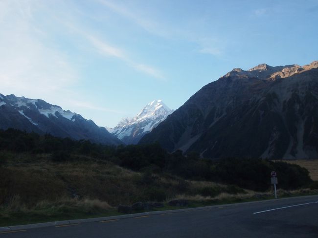 向こうにマウントクック