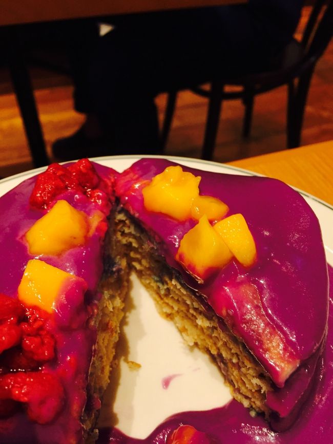 中身は普通のパンケーキですヨ(*^▽^*)