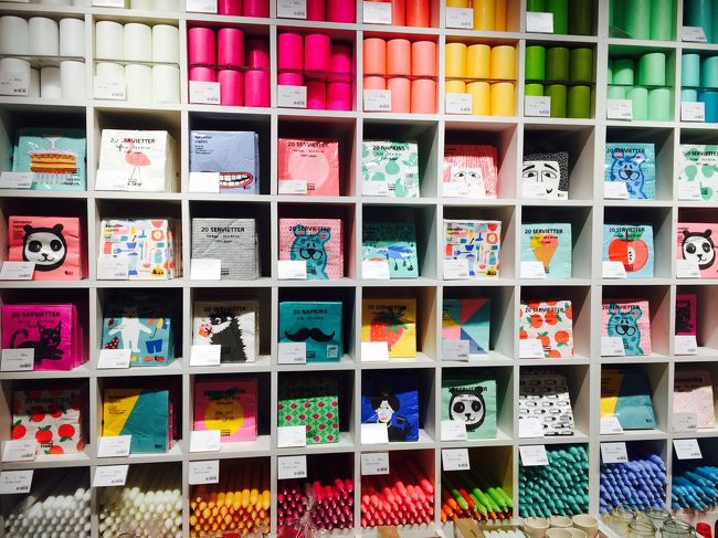 すんごい種類のペーパーナプキン！<br /><br />めっちゃ可愛くてパチリ☆