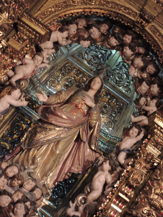 見慣れない日本人には、ちょっと不気味な感じも、あるかも・・・。<br />（不謹慎ですが、正直な感想。）<br />