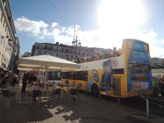 観光用２階建てバスも、たびたび見ました。<br />このお天気だと、ちょっと、暑そう・・・！