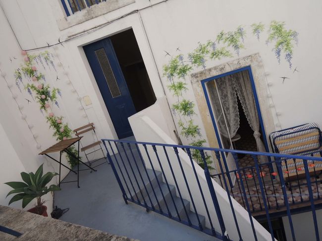 一般のお家の壁にも、素敵な壁画（？）が・・・！<br />可愛い～！