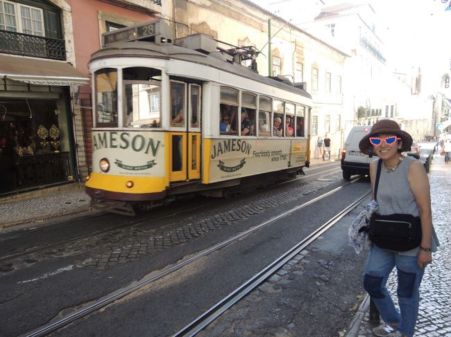 歩く途中で、たびたび目にする「トラム」<br />ノスタルジックなデザインで可愛いですね～！