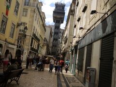 途中、左手に有名な「サンタ・ジュスタのエレベーター」