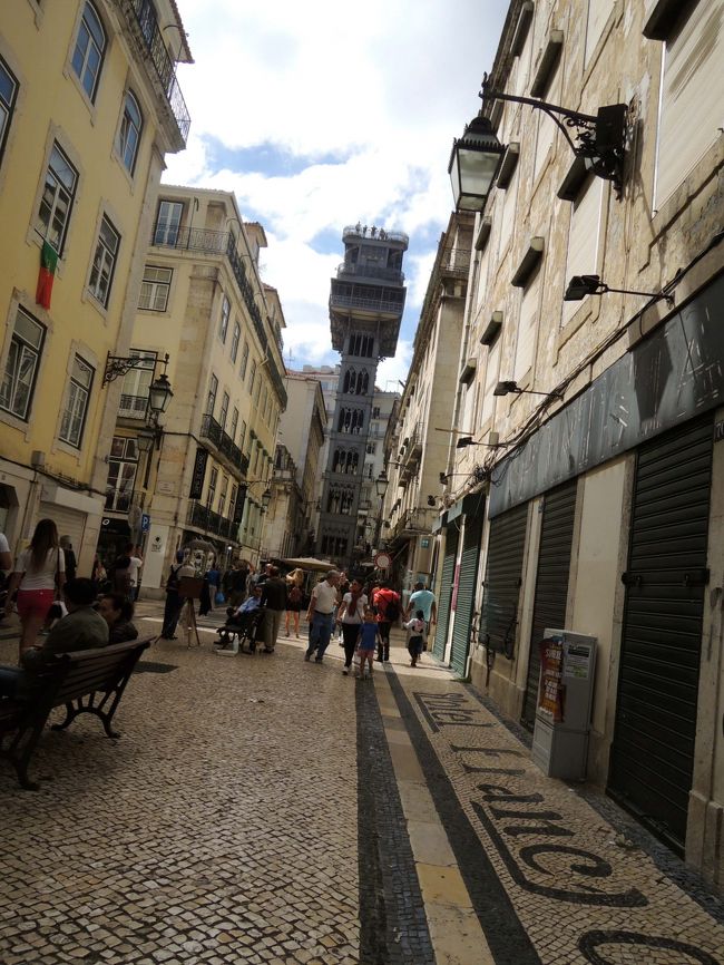 途中、左手に有名な「サンタ・ジュスタのエレベーター」