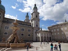 Residenz platz
レジデンツ広場

大きな噴水