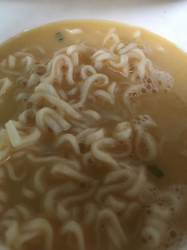 まあまあはタイ製のカップインスタントヌードルです。