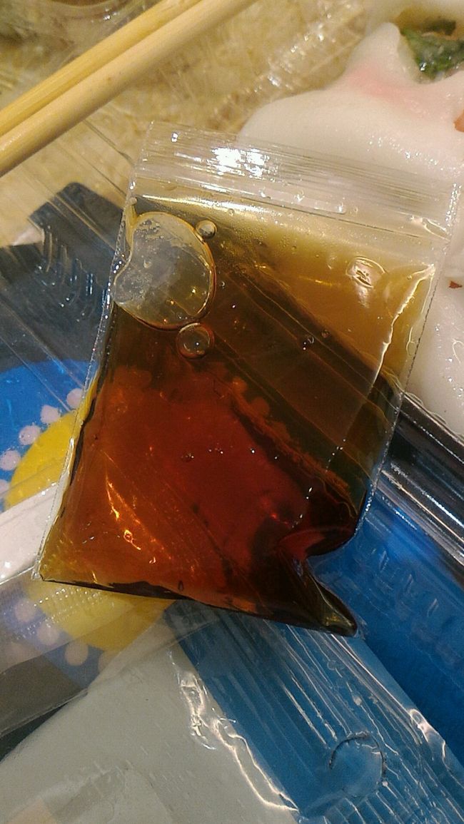 これにはタレがついてました。<br /><br /><br />見えます？袋がジップロック！！<br /><br />なるほど～とちょっと思いました。これなら使い切れなくても置いとけるやん！