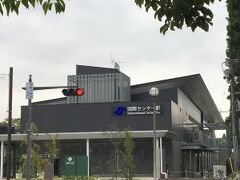 今日は東西線初乗りです。ピッカピカの駅。