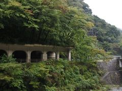 箱根湯本駅前はやや流れが悪い。函嶺洞門に立ち寄る。