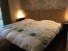 子どもたちが水遊びで服をかなり濡らしてしまったので、、早めにホテルにチェックインしました。
今回滞在したのは、エグゼス石垣島。
デラックスルームでしたが、洋室と和室にベッドが各２台。
最初、和室のある部屋は予約で埋まっているとのことでしたが、リクエストどおりにしてもらえて助かりました。
