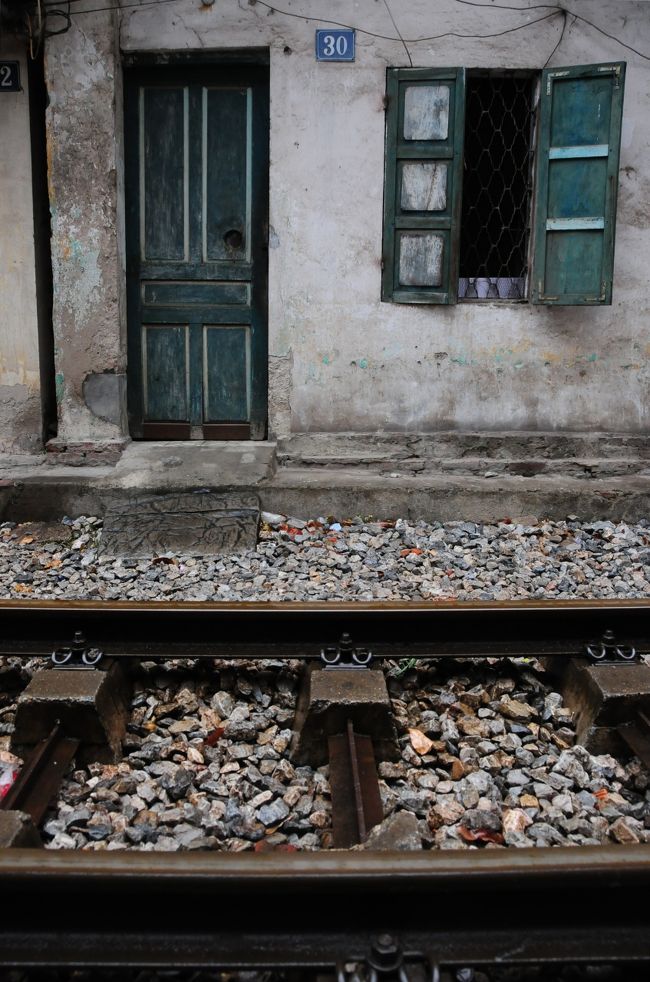 家を出たら線路