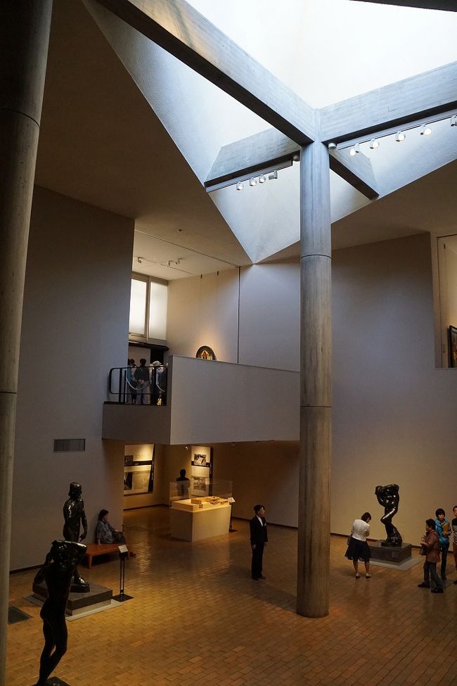 いつもは作品だけの写真を撮りますが、コルビジェに敬意を籠めて。