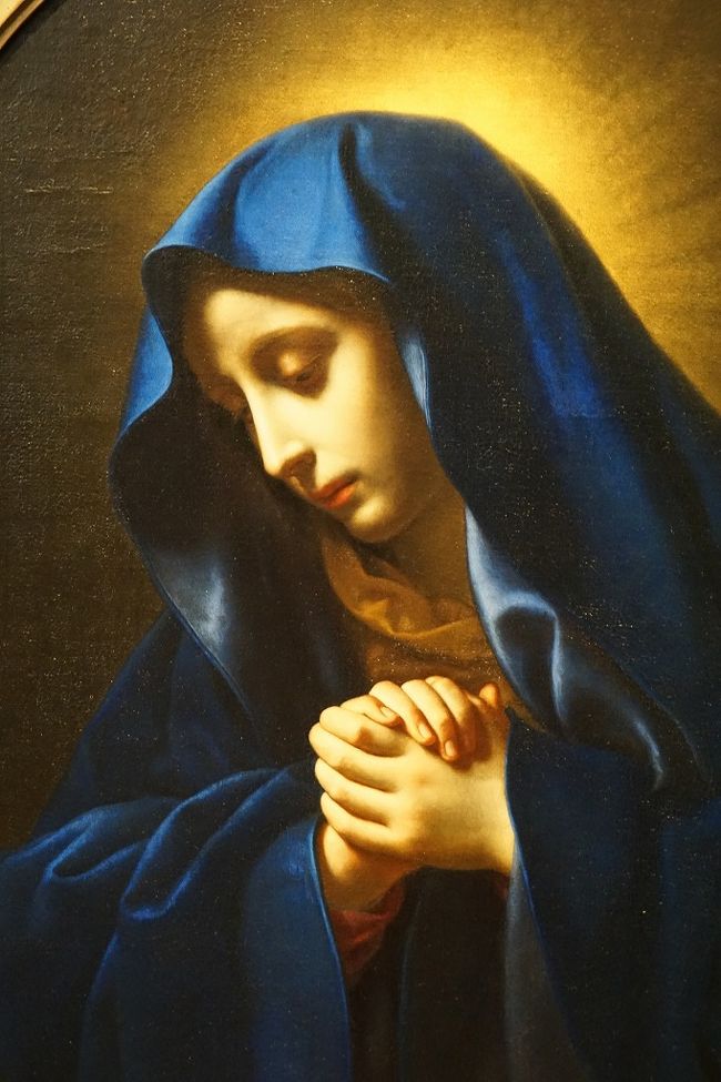 カルロ・ドルチ 「悲しみの聖母」<br />ラピスラズリを使った青いマントが印象に残ります。必ずここで待ってくれているような安心感のある作品です。<br />