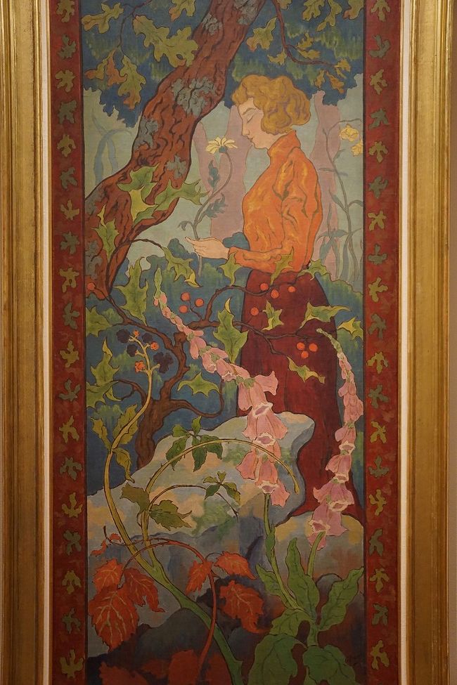 ポール・ランソン「ジキタリス」<br />大きく描かれた赤紫色の釣鐘状の花をもつゴマノハグサ科の植物ジギタリスが印象に残るアール・ヌーヴォー様式の作品です。商業ポスターのようなデザイン性も感じさせますね。