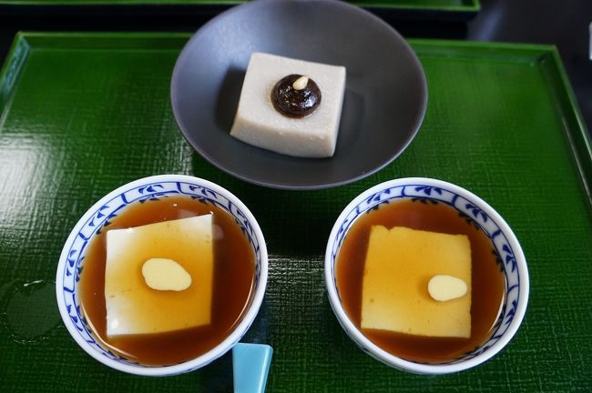 あんかけ豆富と胡麻豆富が続きます。あんかけ豆富が二碗あるのには由来があります。上野の宮様が来店した際に美味しかったので「今後二碗ずつ持って来るように。」と仰られ習わしになったそうです。