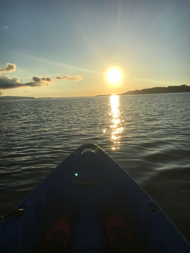 ガイドさん曰く、空・波共に最高のコンディションとのこと！昨日は分厚い雲に覆われて星空は見れなかったそうです。やはり天気だけは運でしょうか。この日はガイドさん本人もワクワクしてしまうほど今までで一番かもしれないと。いやー、持ってます、私。
