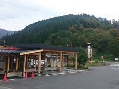 昼食は【道の駅　奥津温泉　温泉亭】で。

￥１２００でバイキング

http://www.mirakuru.ne.jp/mitinoeki/onsen/new-onsentei.htm

この日は平日、12時ジャストに到着。待ちは3組くらいで10分くらいでした。