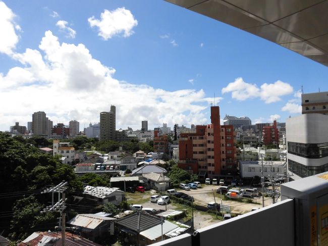 県庁前の隣駅、美栄橋駅から乗り込みます。