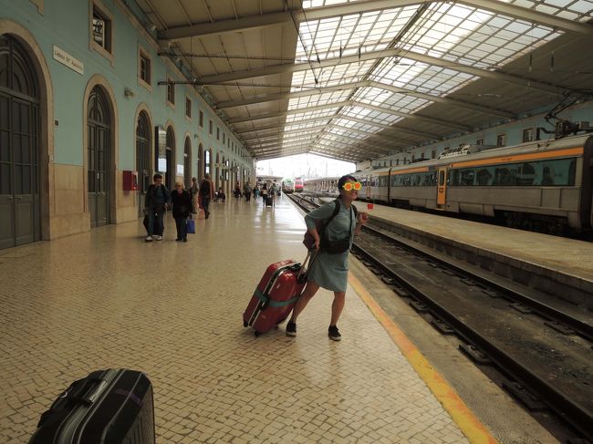 出発時間も近づき、はしゃぐ娘（？）