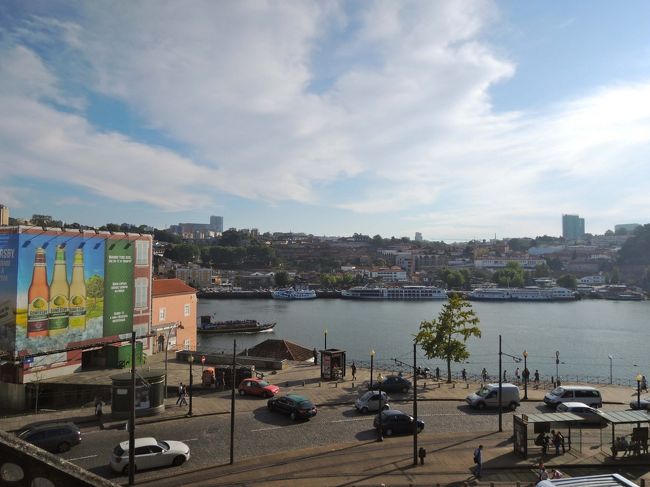 小高い場所にあるので、教会の入り口付近からドウロ川が見えます。