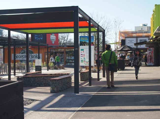 お土産やさんやカフェなど、オシャレなお店がたくさん。<br />買い物しなくても、歩くだけでも楽しかったです。