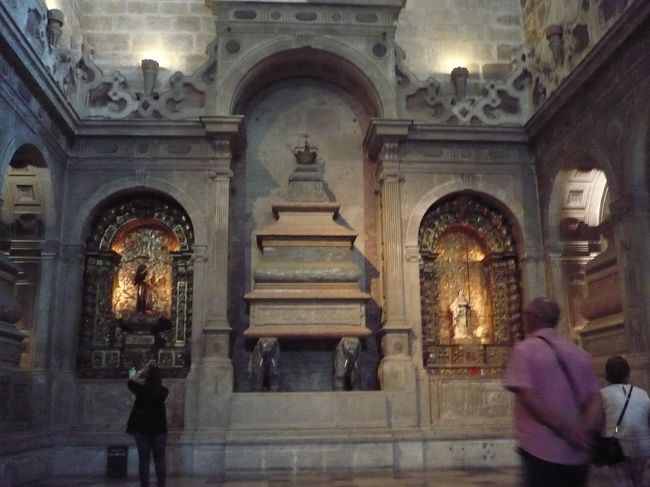 中には面白いものがあって半日では足らない。<br />時間もないのでちゃっちゃと回りました。