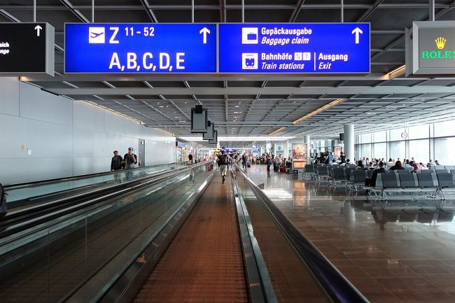 さあ、ロンドン行きに乗り継ぎします。<br /><br />ここは２時間半ほどの余裕があります。