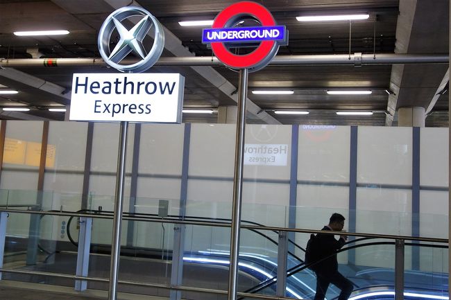 空港からは地下鉄で移動します。