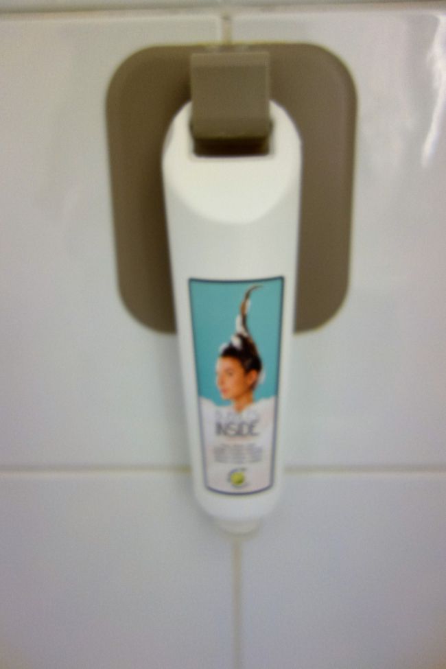 備え付けのシャンプー。<br /><br />絵はまるで台湾シャンプーみたいに遊んでいますね。